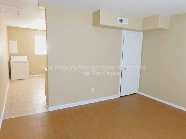 Building Photo - 4302 Parker St