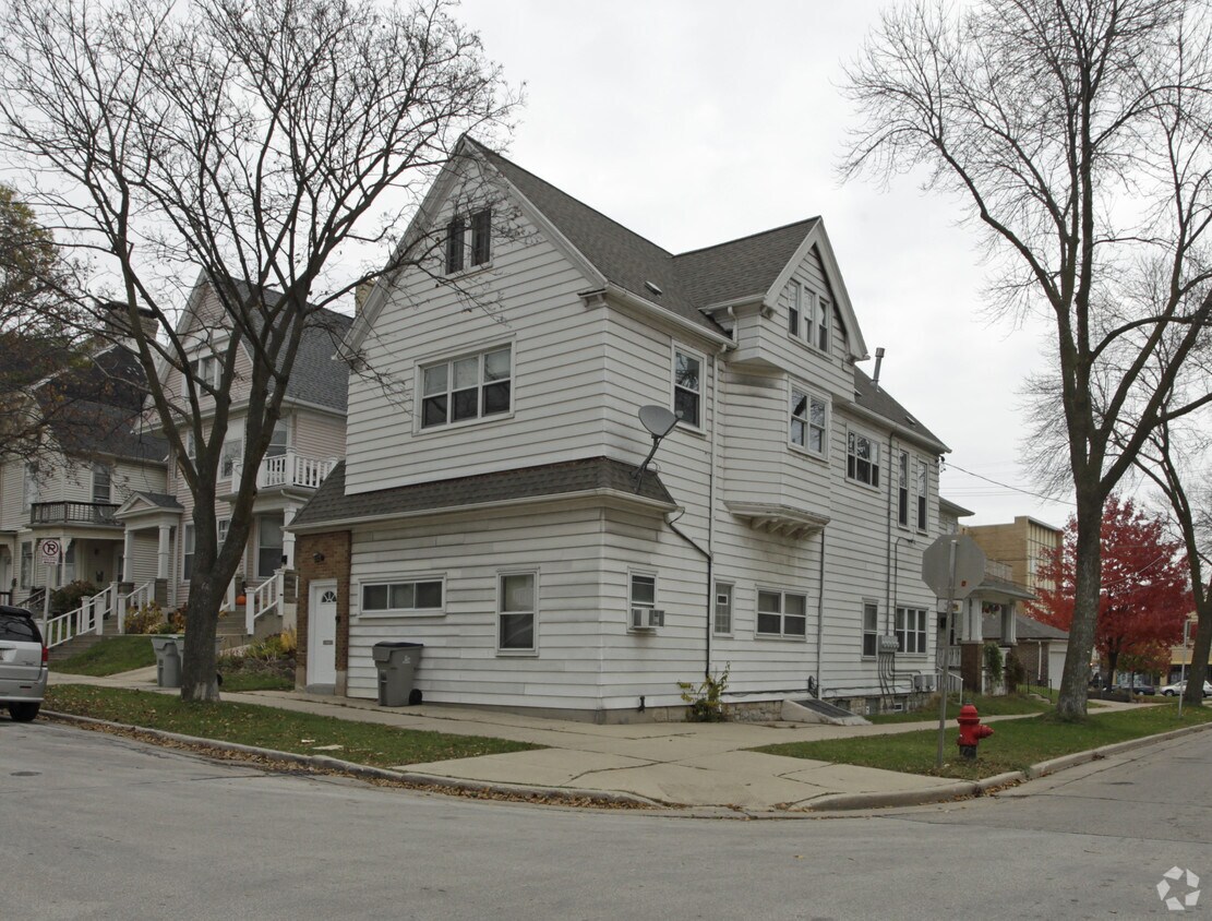 Building Photo - 2450-2452 N Cramer St