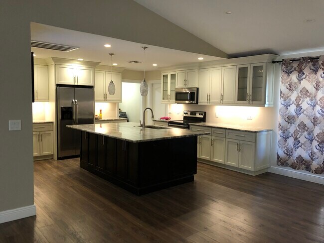Foto del edificio - 3604 SW 8th Ct