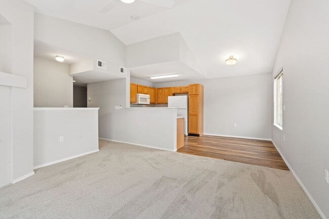 Building Photo - 3002 W Elizabeth St