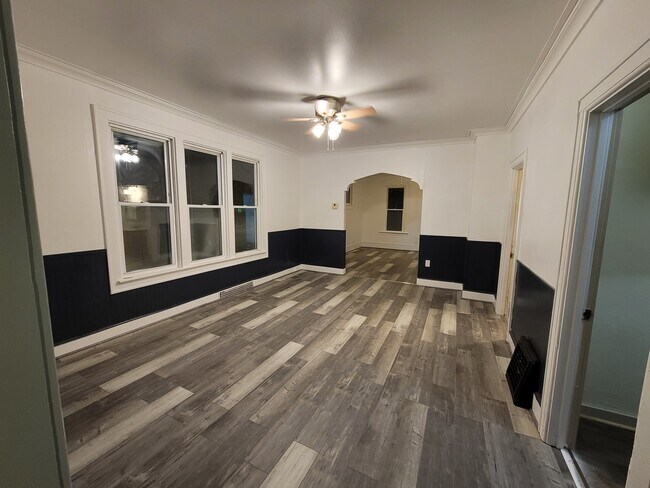 Building Photo - 1220 Union Ave