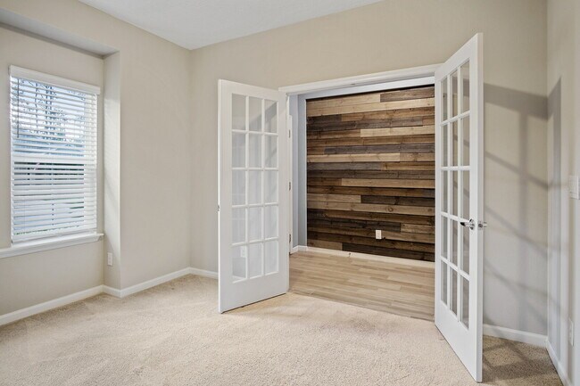 Foto del edificio - 4 Bedroom Home with Office in Windward Ran...