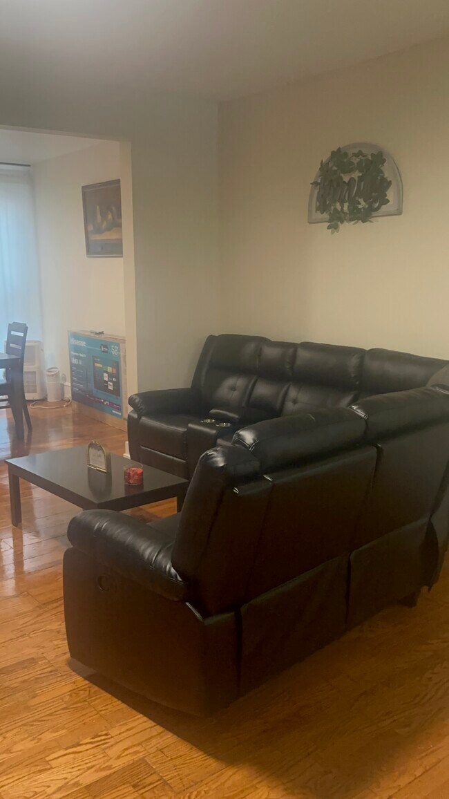 Foto del edificio - 546 N 56th St