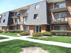 Building Photo - 10940 Keating Ave