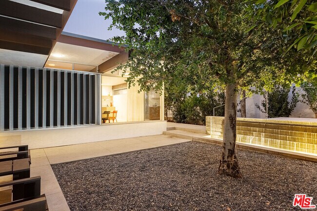Foto del edificio - 2866 Westbrook Ave