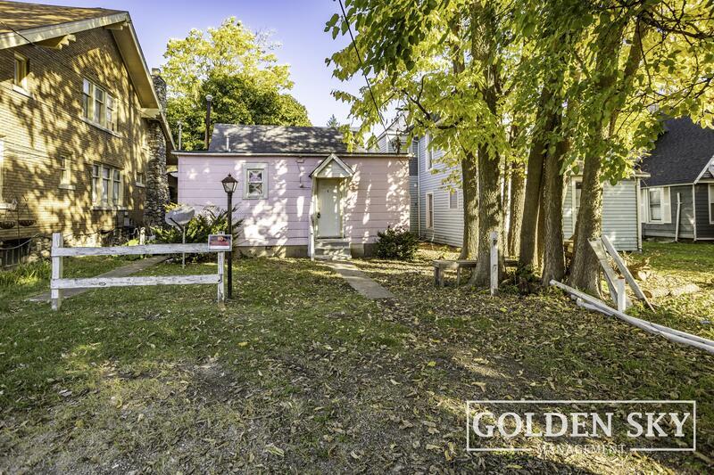Foto principal - 619 W Adams St