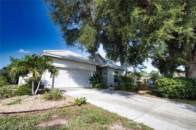 Foto del edificio - 2319 Falcon Trace Ln