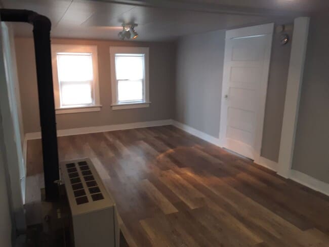 Foto del edificio - 1204 Shawano Ave