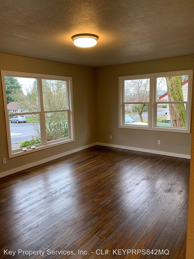 Building Photo - 2 br, 1 bath House - 2130 E 16th St