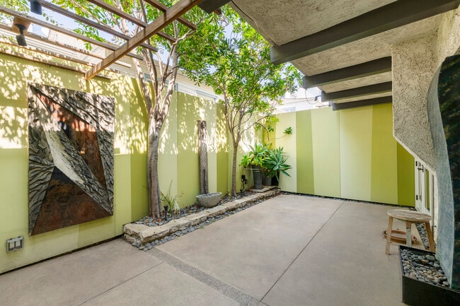 Private Patio - 1227 24th St