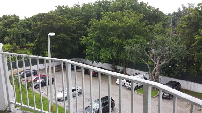 Foto del edificio - 492 NW 165th St