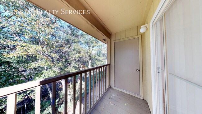 Building Photo - 896 Silverwood #4
