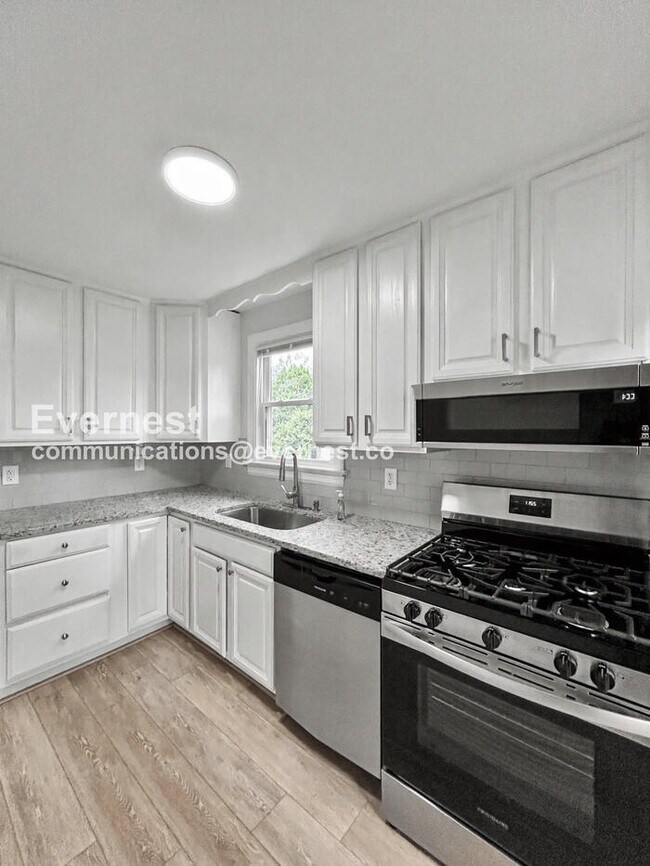 Foto del edificio - 3605 Pemberton Ave