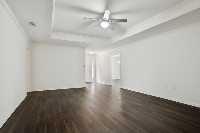 Foto del edificio - 7738 Menlo Dr