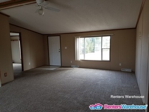 Foto del edificio - 46702 Forest Blvd