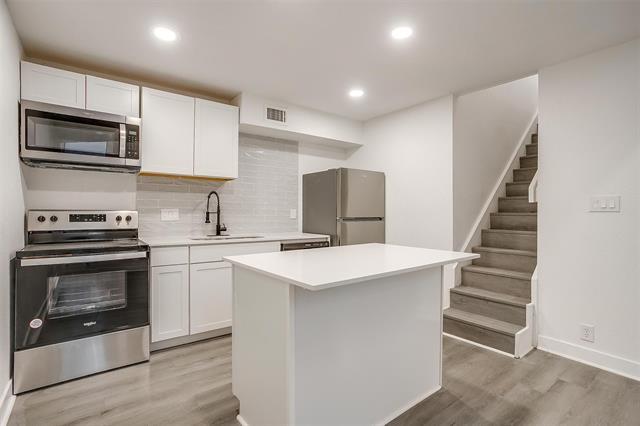 Foto del edificio - 7900 Brookriver Dr