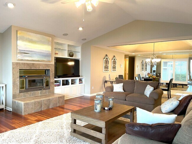Foto del edificio - Elegant 4 bedroom 2.5 bath home, Completel...