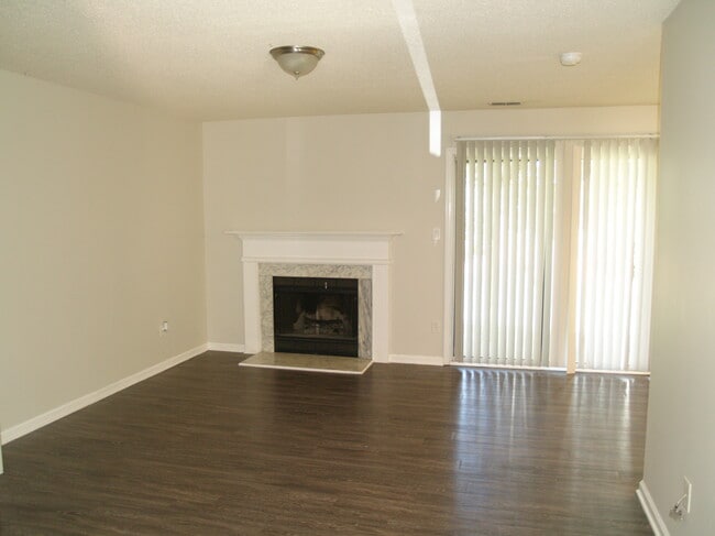 Building Photo - 2832 Iron Gate Ln