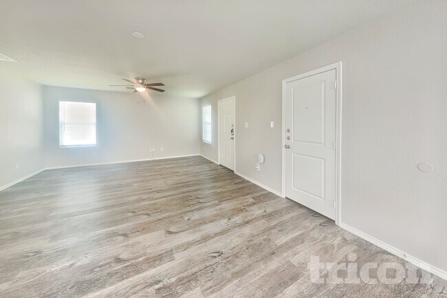 Foto del edificio - 8511 Amistad Cove