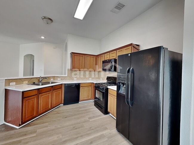 Building Photo - 1701 Amberwood Loop