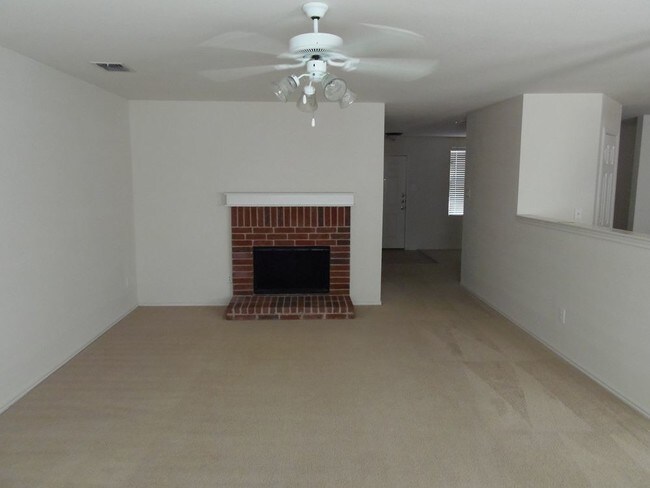 Building Photo - 2801 Sonora Ln