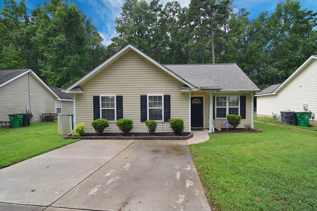 Front Driveway - 6825 Sullins Rd