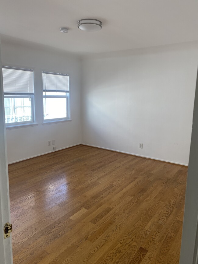 Building Photo - 841 S Shenandoah St