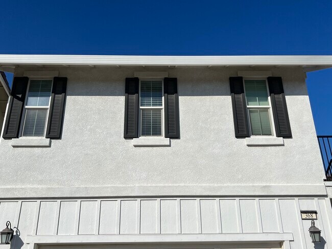 Building Photo - 368 E Ramsey Dr