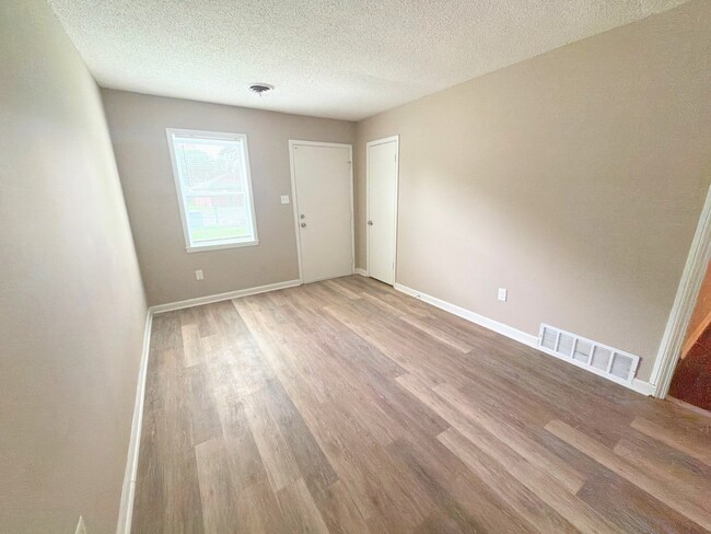 Foto del edificio - 4066 Berrywood Ave
