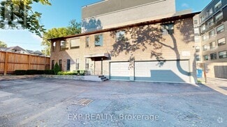 Building Photo - 426 WATERLOO St