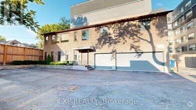 Building Photo - 426 WATERLOO St