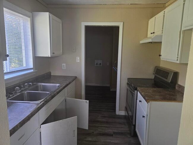 Foto del edificio - 3531 N Butler Ave