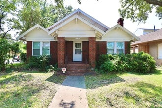 Building Photo - 1601 Colquitt St