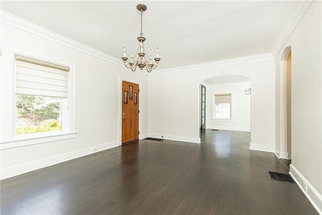 Building Photo - 1022 Reeder Cir NE