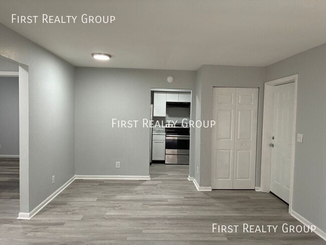 Building Photo - 305 N Broadway-#8