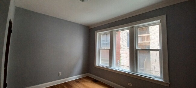 Foto del edificio - 7307 S Bennett Ave