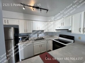 Building Photo - 2121 S Pennington