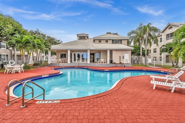 Foto del edificio - 2820 N Oakland Forest Dr
