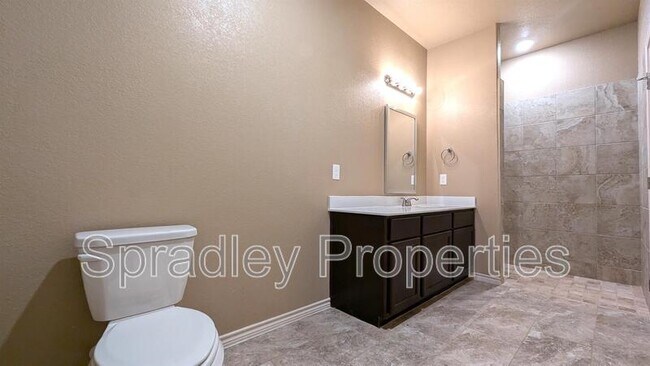 Building Photo - 1273B Jasmine Dr