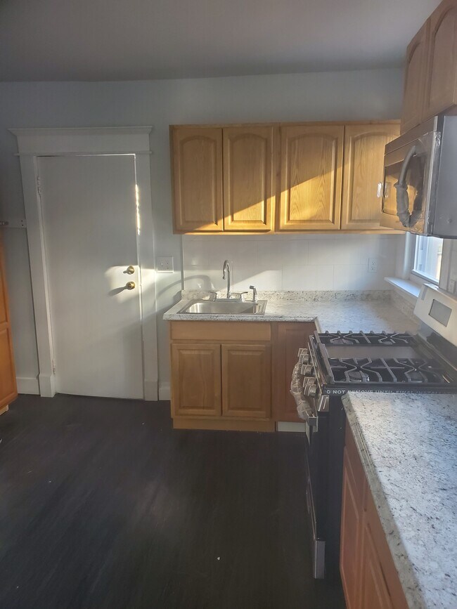 Kitchen - 23 Harding Pl