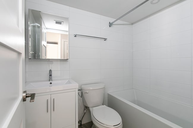 Building Photo - 3605 Rue Saint-Urbain