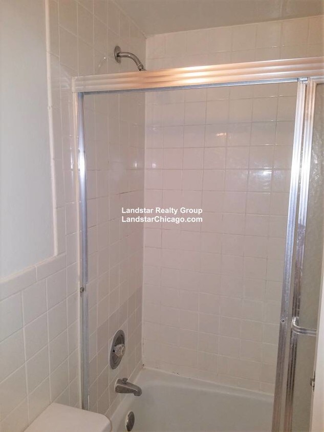 Foto principal - 5746 N Sheridan Rd