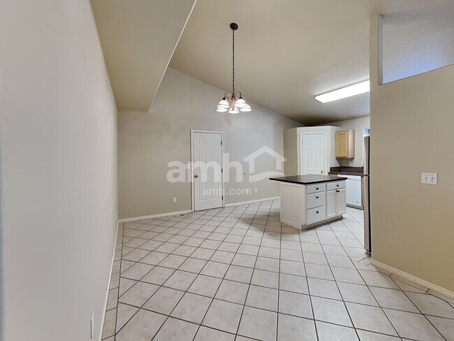 Foto del edificio - 32 E 2200 S