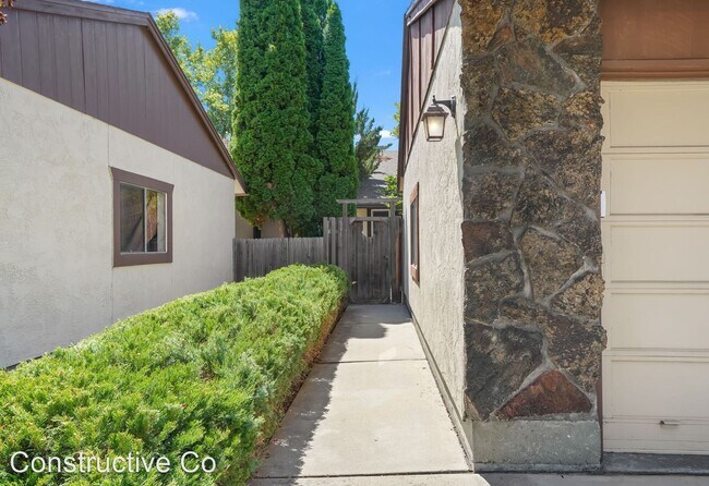 Building Photo - 3 br, 2 bath House - 973 E Congress Street...