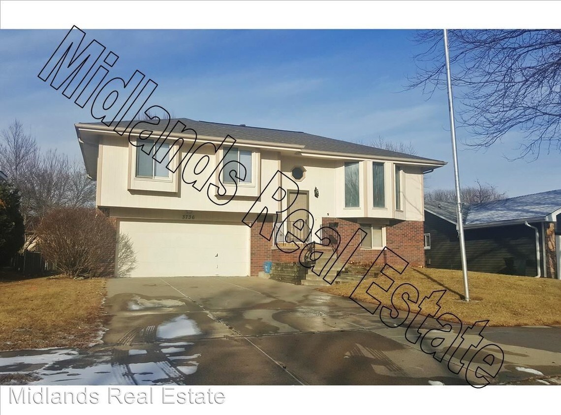 Primary Photo - 3736 Looking Glass Dr