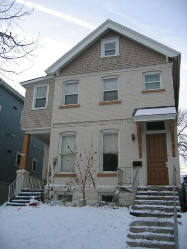 Building Photo - 1645 N Franklin Pl