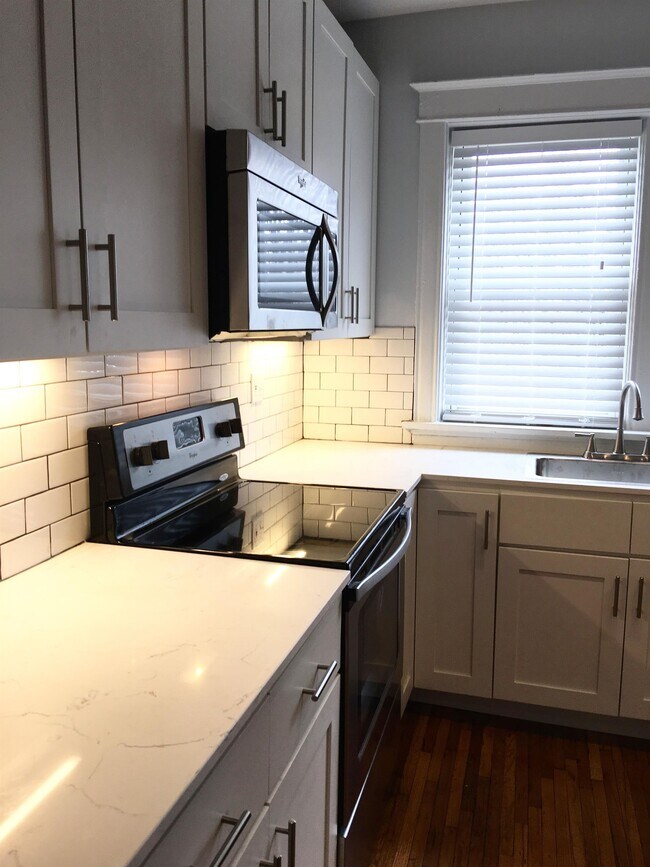 Foto del edificio - 4203 Swan Ave