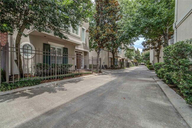 Foto del edificio - 2230 Bancroft Ln
