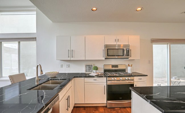 Foto del edificio - 11401 Academy Ridge Rd NE