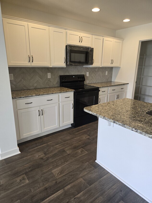 Foto principal - 7352 Red Oak Court